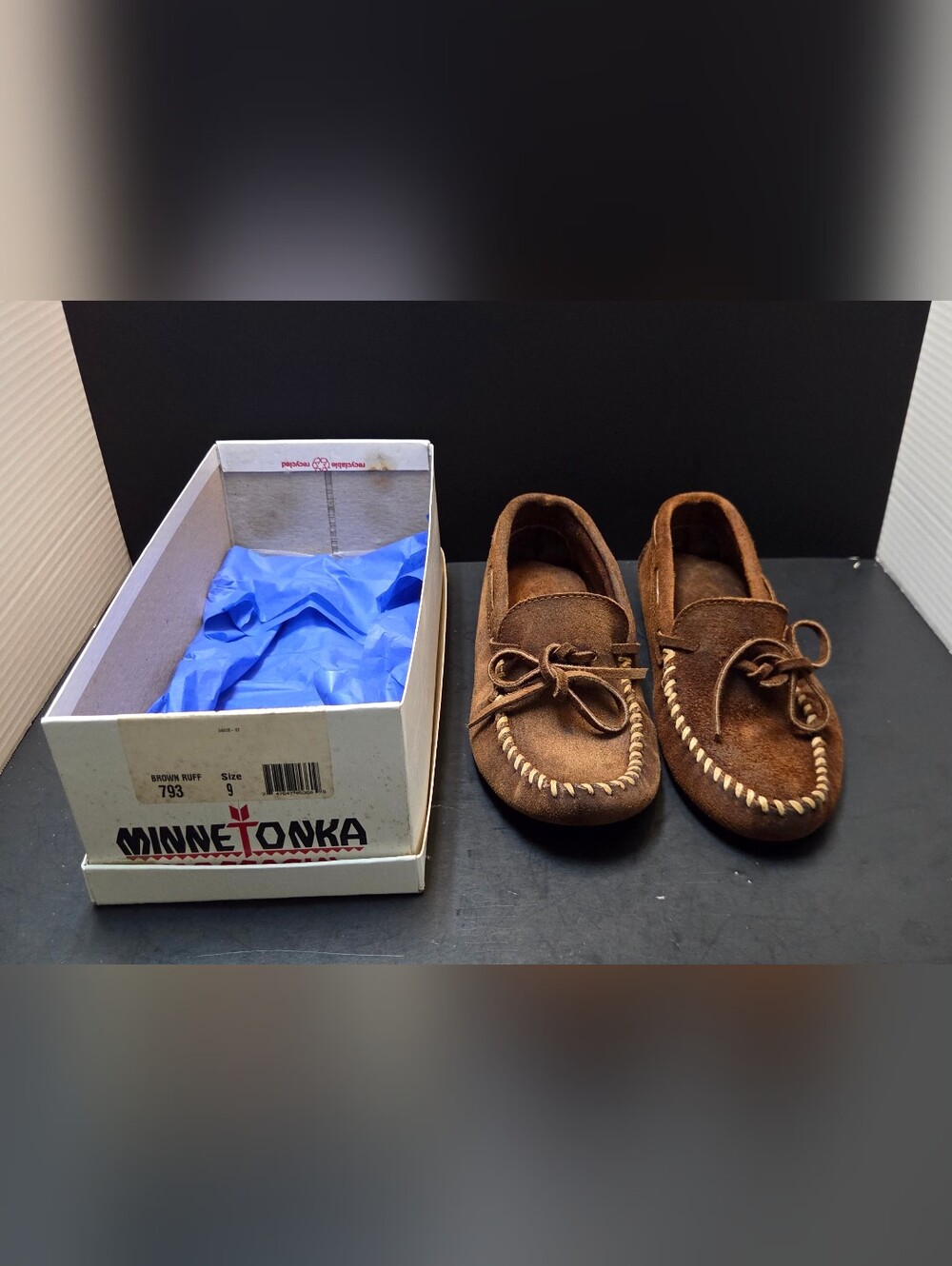 Minnetonka 793 Classic Driver Moccasins Mens 9 Brown Ruff Made in USA NEW. 0222
